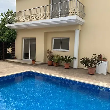 M Luxury House Conaia *