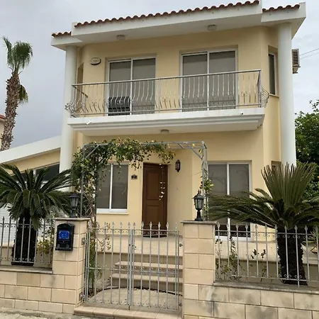 M Luxury House Conaia Дом отдыха Вороклини